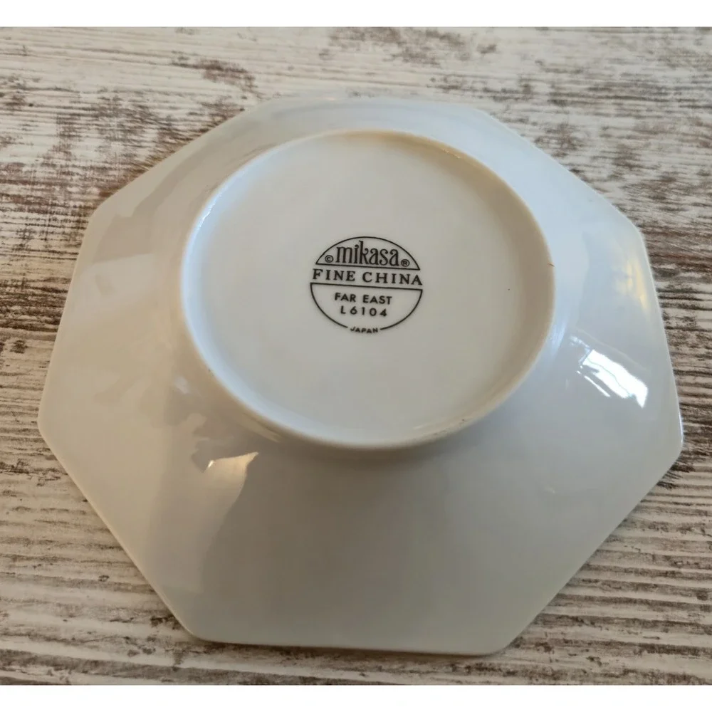 Mikasa Far East L6104 Saucers Set of 2 Octagonal Fine China Japan Cobalt Gold